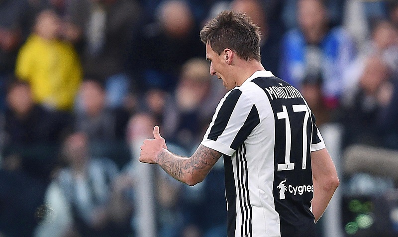 Манџукић зарадио десет шавова на десној нози: Под упитником за Болоњу